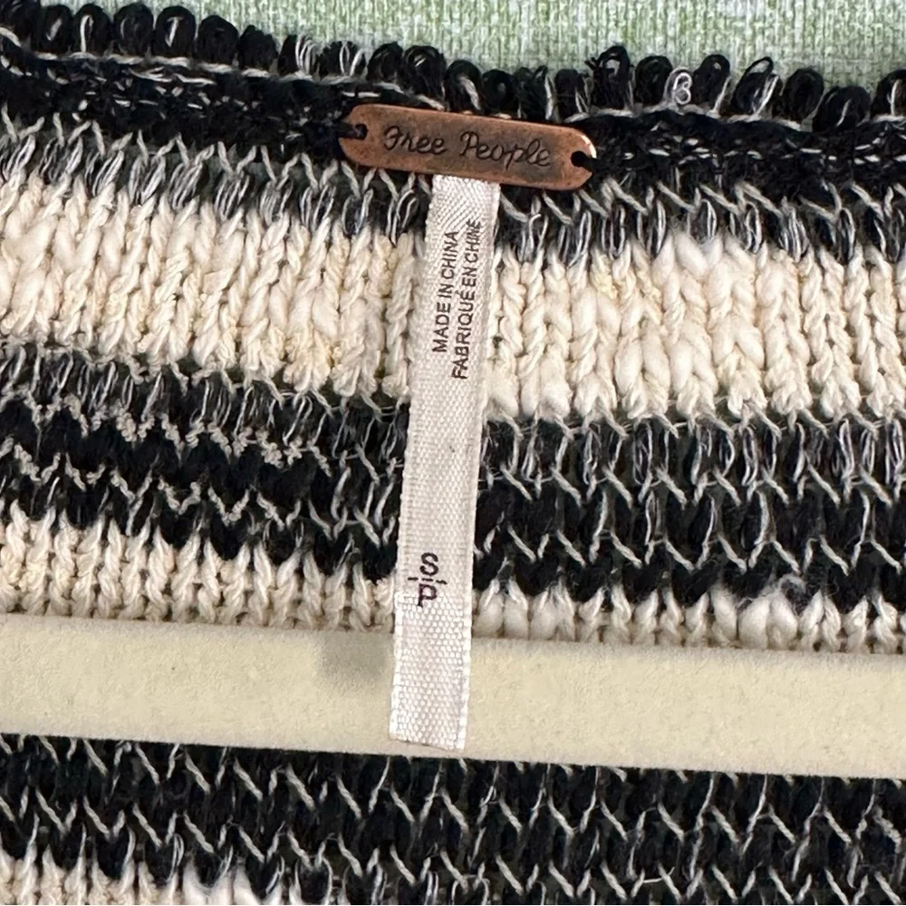 Free People Spells Trouble Black/White Boxy Striped Knit Sweater, NWOT, Size S - Picture 3 of 5